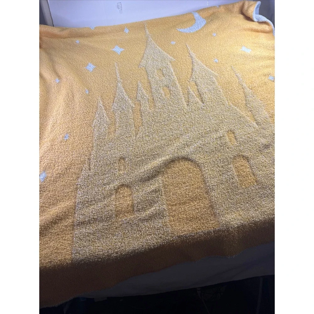 Disney Pillowfort Kids Castle Moon Stars Yellow Knit Reversible Throw Blanket